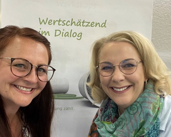 Referent:in: Karin Zenker & Claudia Busse
